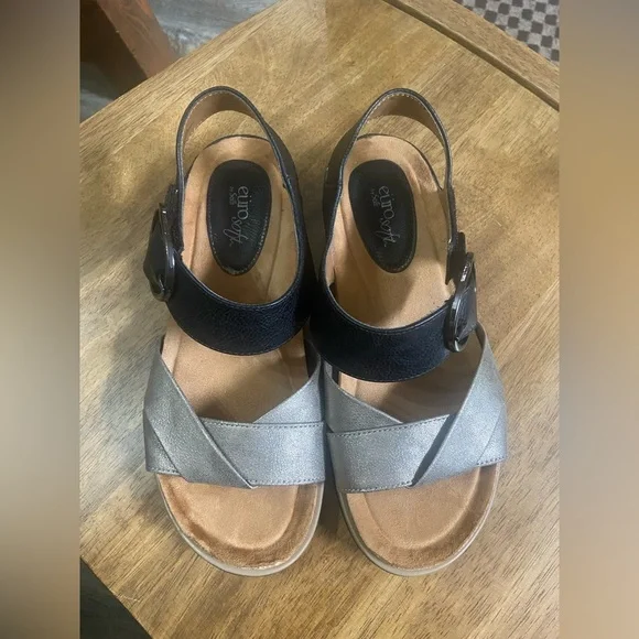 Sofft Black and Silver Sandals - Picture 2 of 4